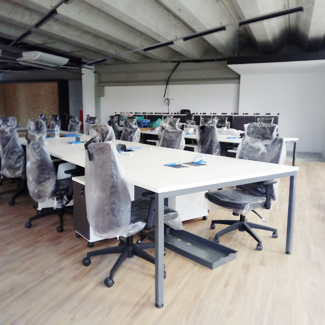 Móveis para Escritório com Mesa Integrada – Funcionalidade e Organização