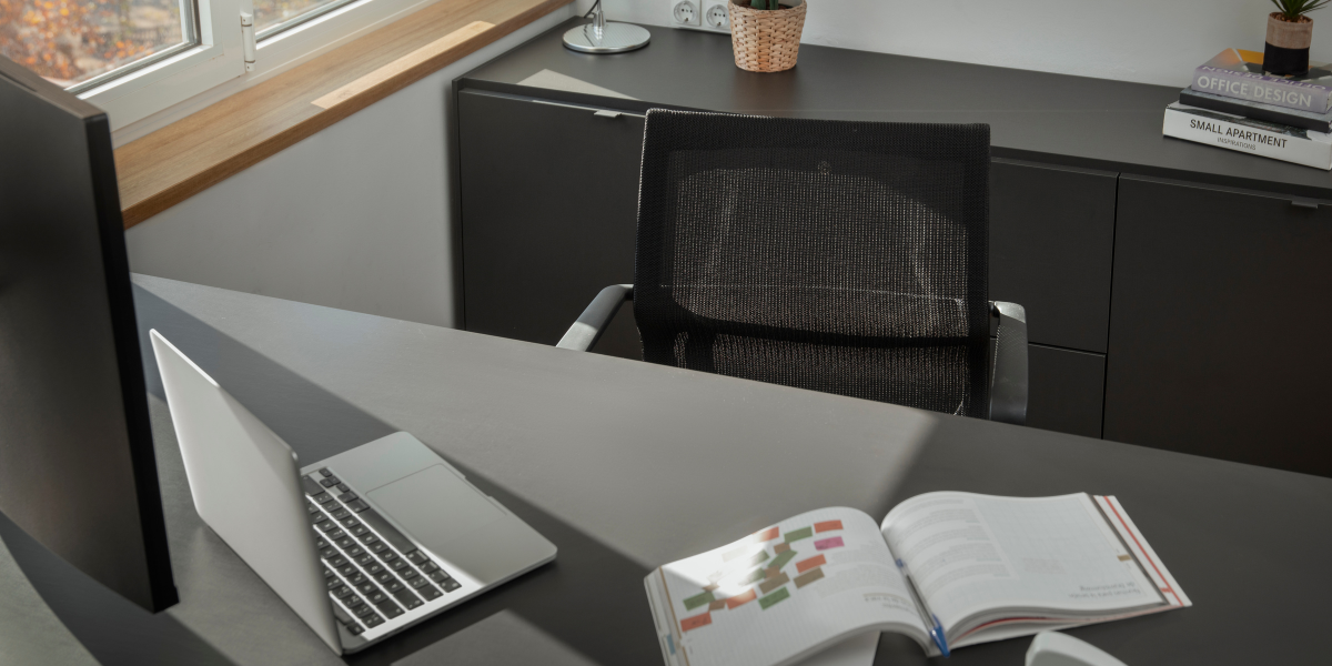 Móveis de Escritório no Morumbi – Design Premium, Ergonomia e Planejamento Inteligente