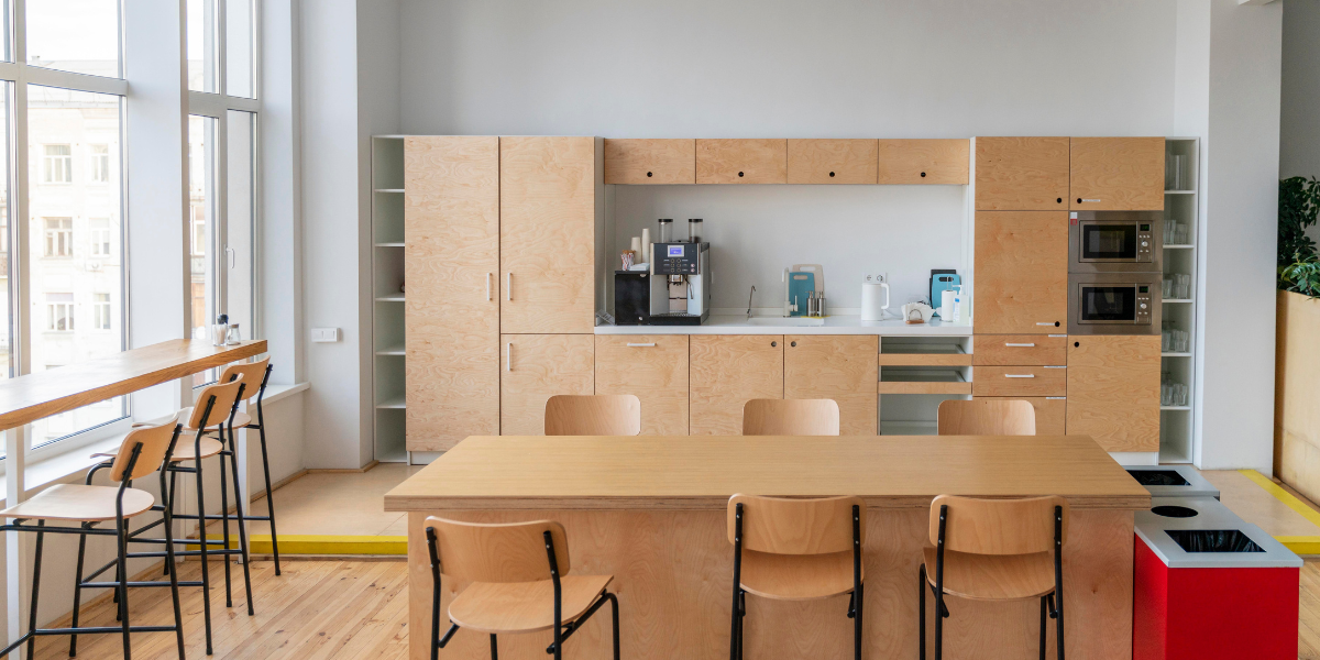 Móveis de Escritório em Cambuci – Design Planejado, Ergonomia e Eficiência Profissional